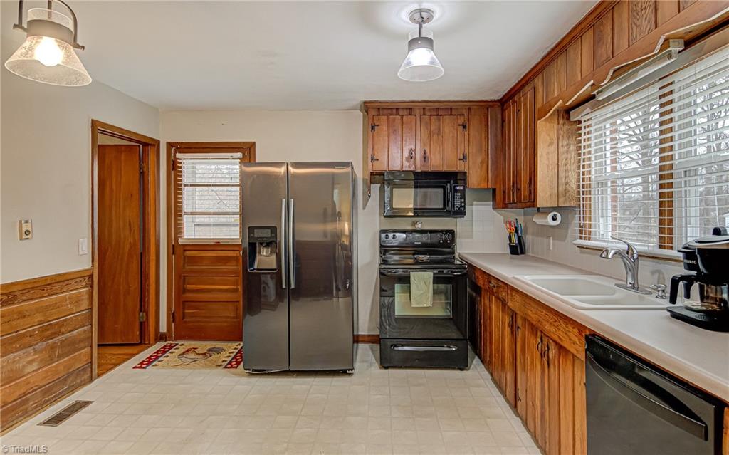 1523 Runabout Road Pfafftown, NC 27040 - Photo 9 of 30 Gallery Image 9