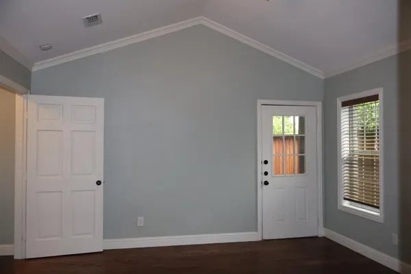 $3,300 | 4902 West Mockingbird Lane, Dallas, TX 75209