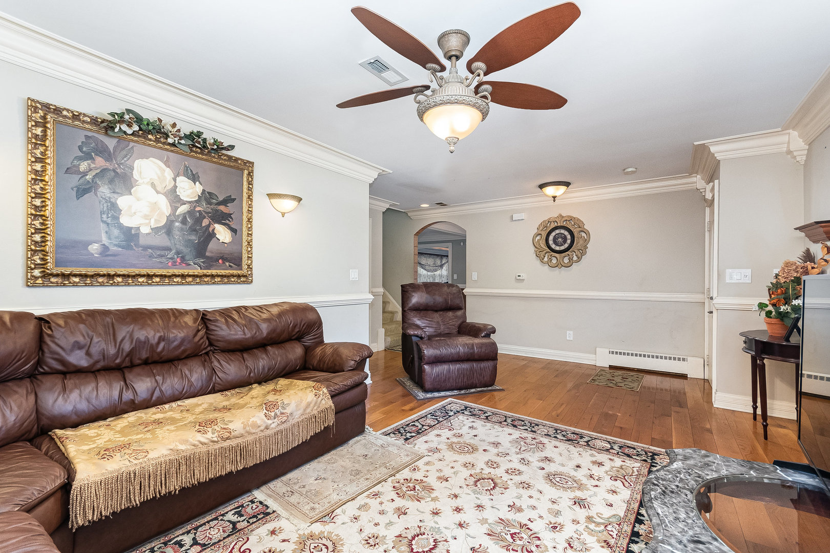 2207 Jericho Road Aurora, IL 60506 - Photo 4 of 18 a living room with furniture and a rug
