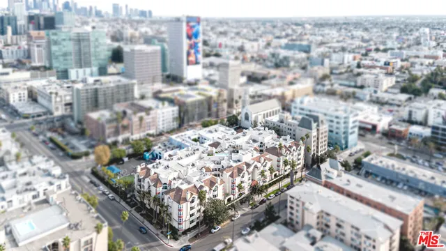 $619,000 | 620 South Gramercy Place, Unit 105, Los Angeles, CA 90010