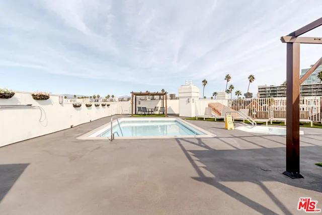 $619,000 | 620 South Gramercy Place, Unit 105, Los Angeles, CA 90010