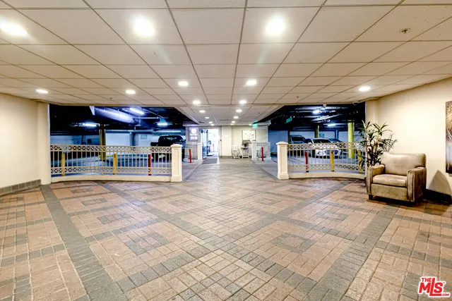 $619,000 | 620 South Gramercy Place, Unit 105, Los Angeles, CA 90010