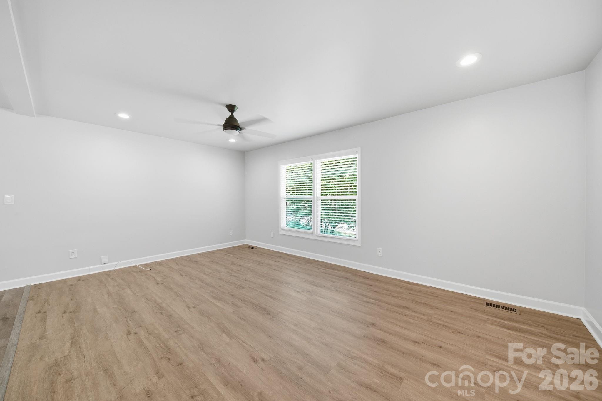 6319 Thermal Road Charlotte, NC 28211 - Photo 4 of 41