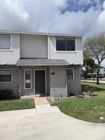 $2,150 | 101 Shoreview Drive, Greenacres, FL 33463