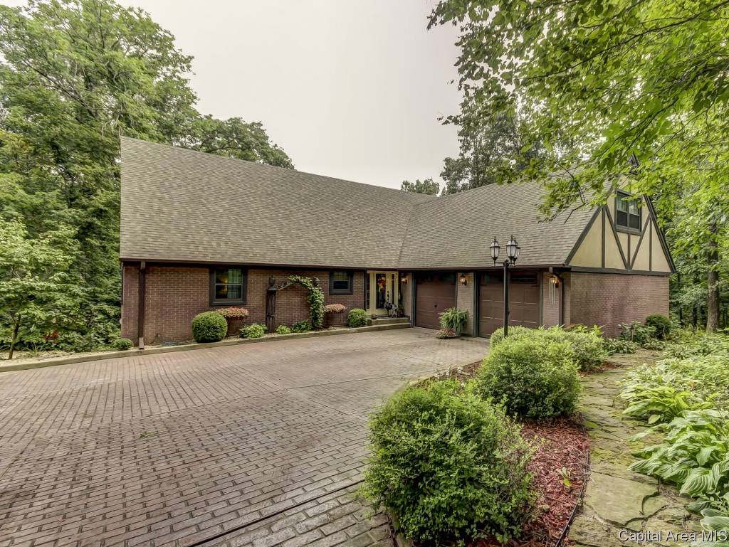7265 New City Road Rochester, IL 62563 - Photo 1 of 28 Gallery Image 1