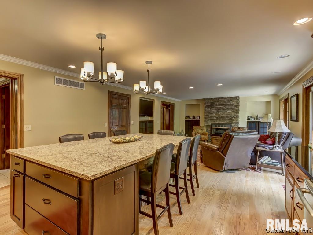 7265 New City Road Rochester, IL 62563 - Photo 7 of 28 Gallery Image 7