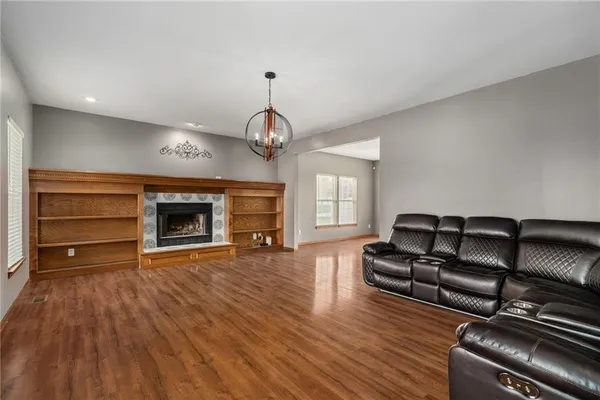 $440,000 | 20865 Poplar Court, Spring Hill, KS 66083