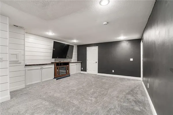 $440,000 | 20865 Poplar Court, Spring Hill, KS 66083