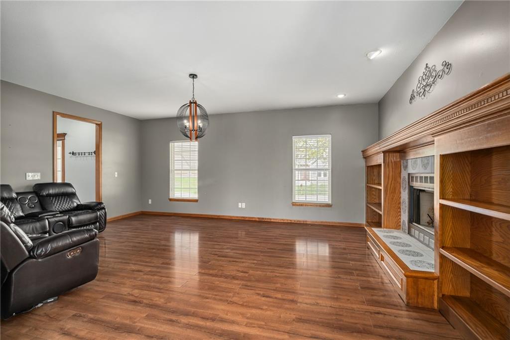 20865 Poplar Court Spring Hill, KS 66083 - Photo 3 of 42