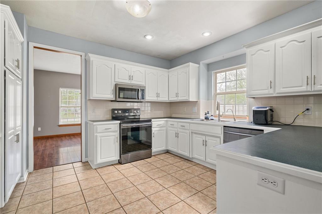 20865 Poplar Court Spring Hill, KS 66083 - Photo 6 of 42