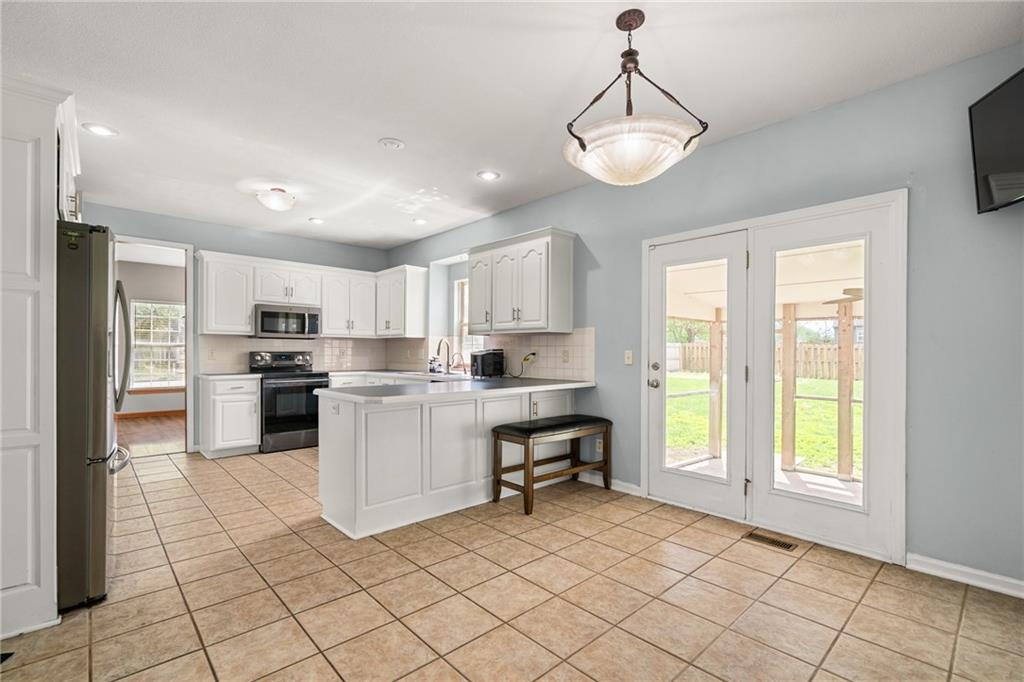 20865 Poplar Court Spring Hill, KS 66083 - Photo 9 of 42