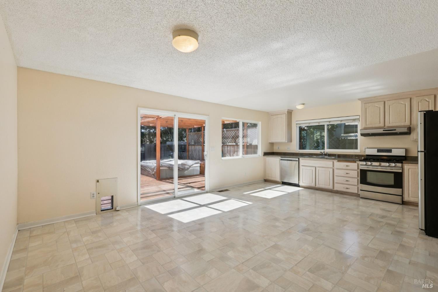 1553 Holly Avenue Rohnert Park, CA 94928 - Photo 9 of 29