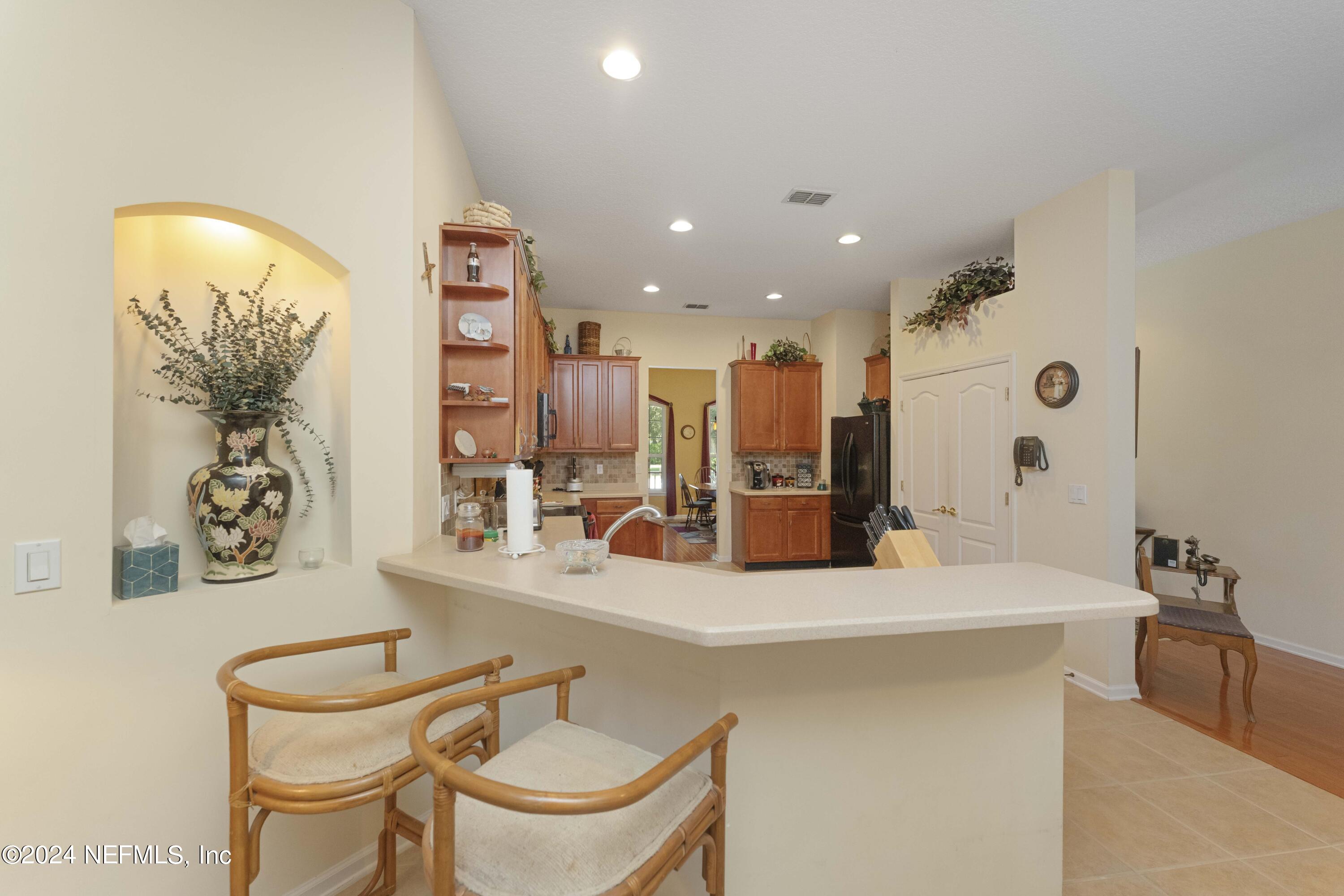 12147 Captiva Bluff Road Jacksonville, FL 32226 - Photo 20 of 57 breakfast bar