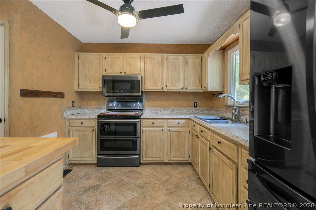 237 Lemuel Black Road Bunnlevel, NC 28323 - Photo 16 of 47 Gallery Image 16