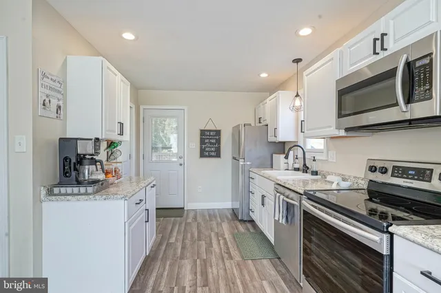 $300,000 | 416 Wedgewood Drive, Blackwood, NJ 08012