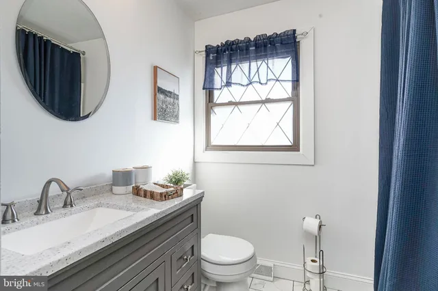 $300,000 | 416 Wedgewood Drive, Blackwood, NJ 08012