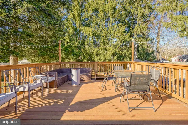 $300,000 | 416 Wedgewood Drive, Blackwood, NJ 08012