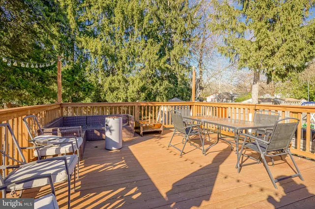 $300,000 | 416 Wedgewood Drive, Blackwood, NJ 08012