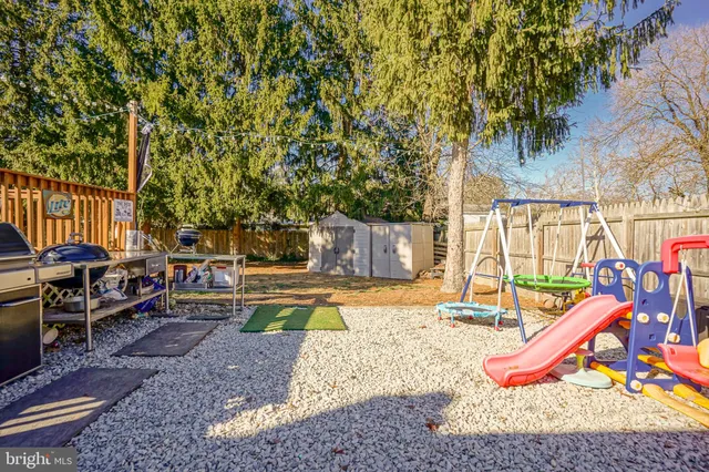 $300,000 | 416 Wedgewood Drive, Blackwood, NJ 08012