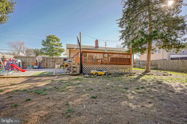 $300,000 | 416 Wedgewood Drive, Blackwood, NJ 08012