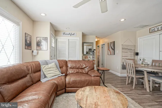 $300,000 | 416 Wedgewood Drive, Blackwood, NJ 08012