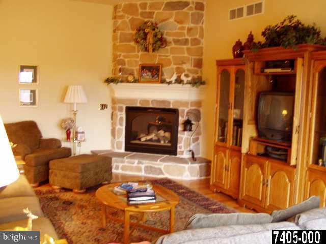 13 Longview Road Loganville, PA 17360 - Photo 6 of 9 Gallery Image 6