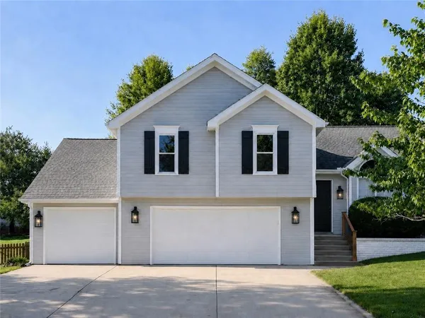 $424,900 | 10812 North Kentucky Court, Kansas City, MO 64157