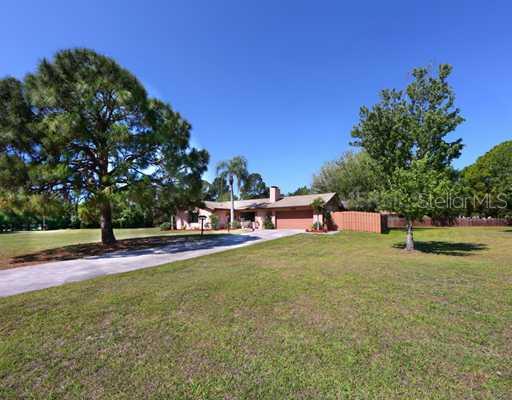 1100 Racimo Drive Sarasota, FL 34240 - Photo 1 of 1 Exterior Front
