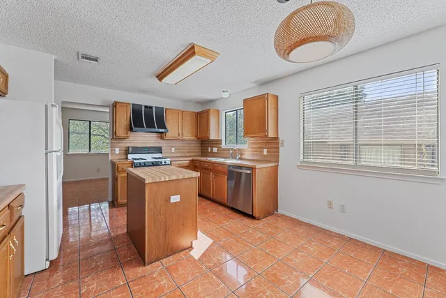 $2,100 | 2923 Norfolk Drive, Austin, TX 78745