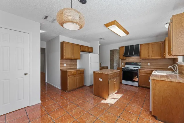 $2,100 | 2923 Norfolk Drive, Austin, TX 78745