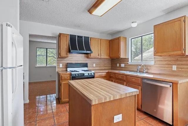 $2,100 | 2923 Norfolk Drive, Austin, TX 78745