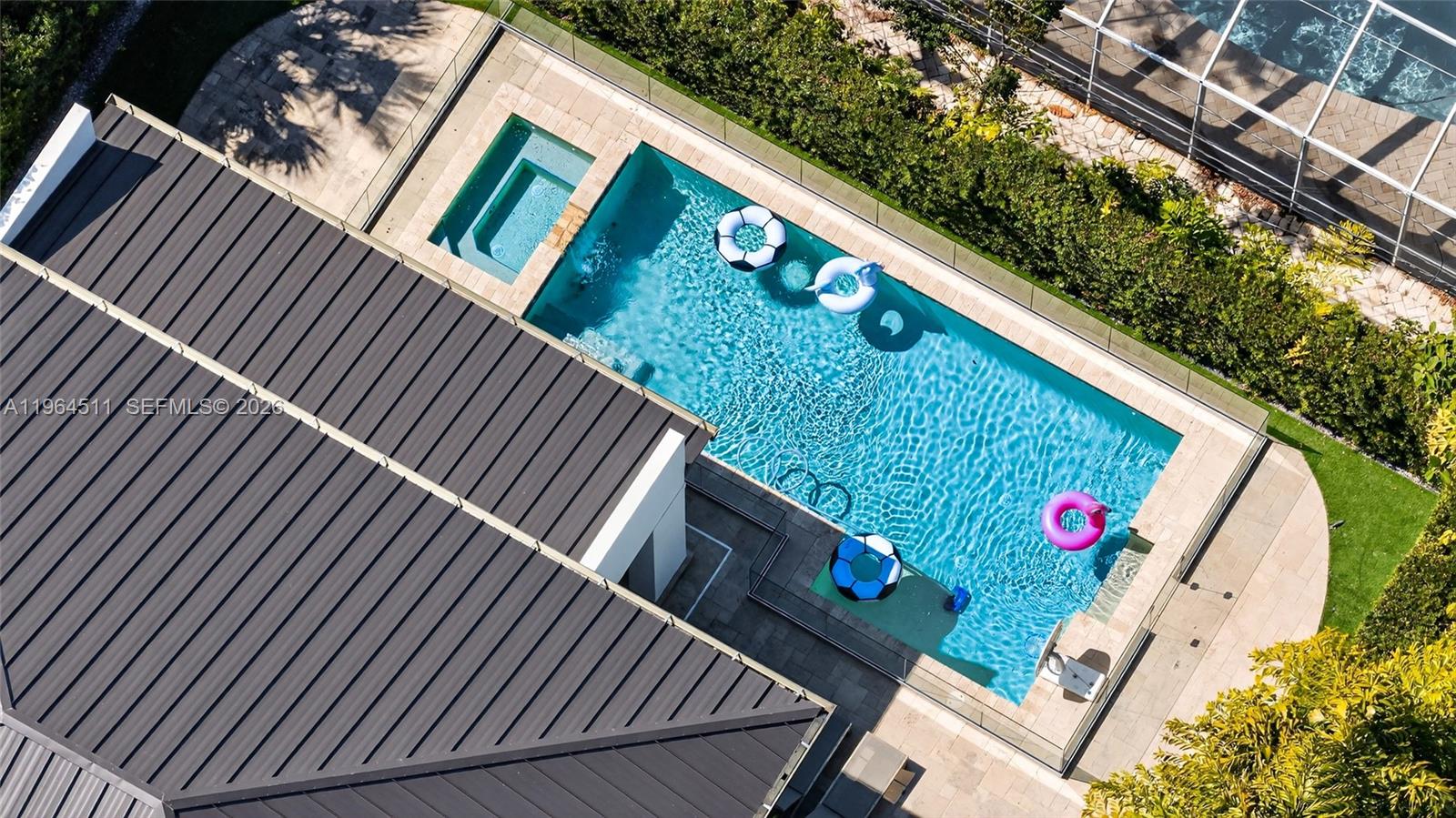 7500 Southwest 55th Avenue Miami, FL 33143 - Photo 26 of 48