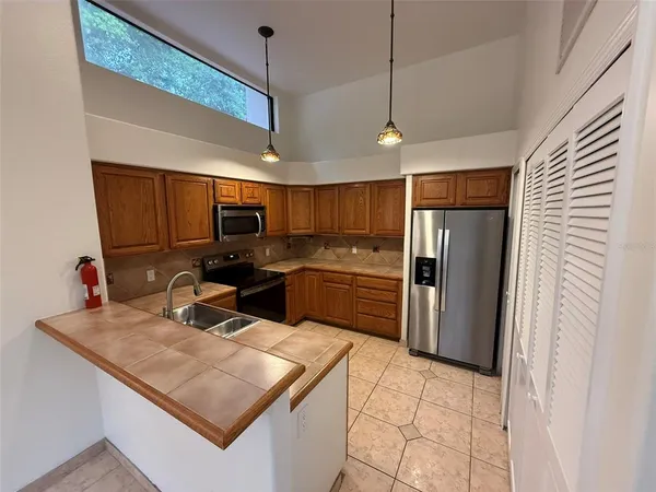 $2,575 | 505 Via Del Oro Drive, Unit 201, Altamonte Springs, FL 32714