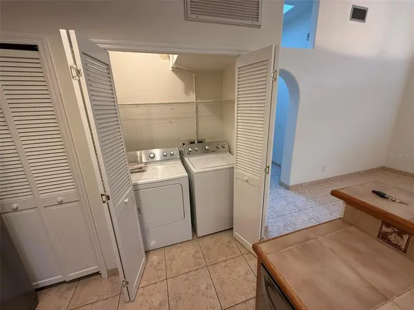 $2,575 | 505 Via Del Oro Drive, Unit 201, Altamonte Springs, FL 32714