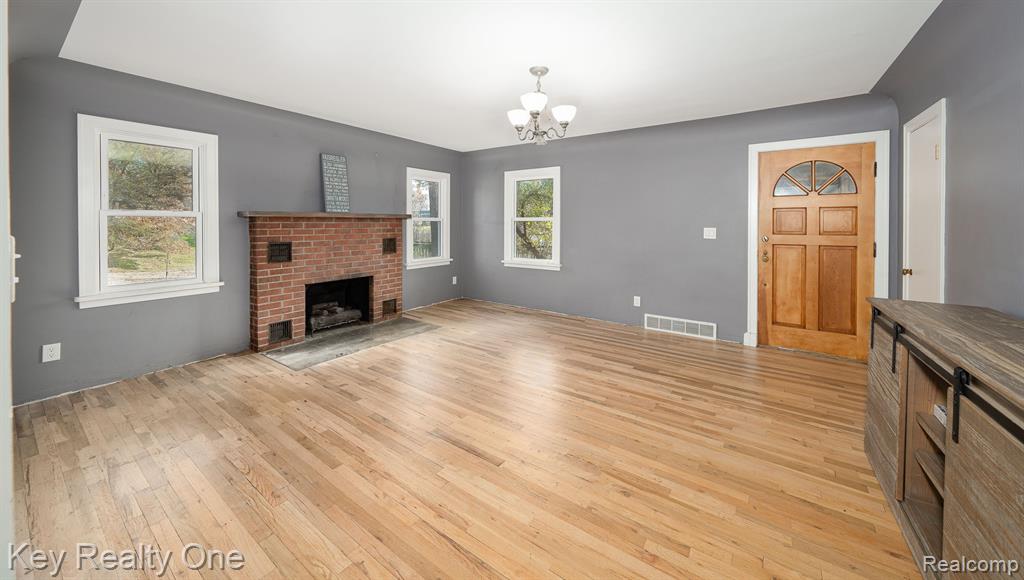 2197 Grange Hall Road Fenton, MI 48430 - Photo 17 of 33