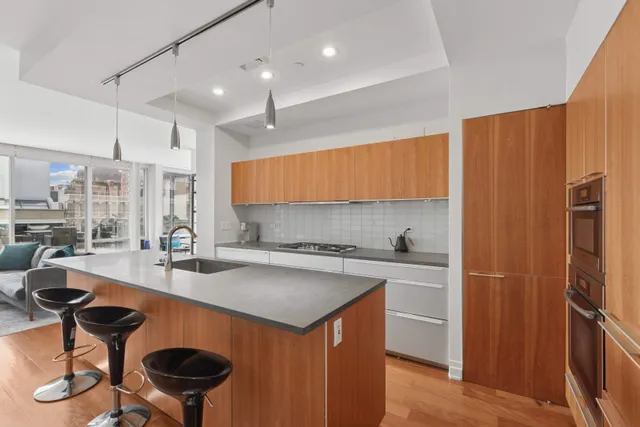$3,450,000 | 135 West 14th Street, Unit 8 | Chelsea