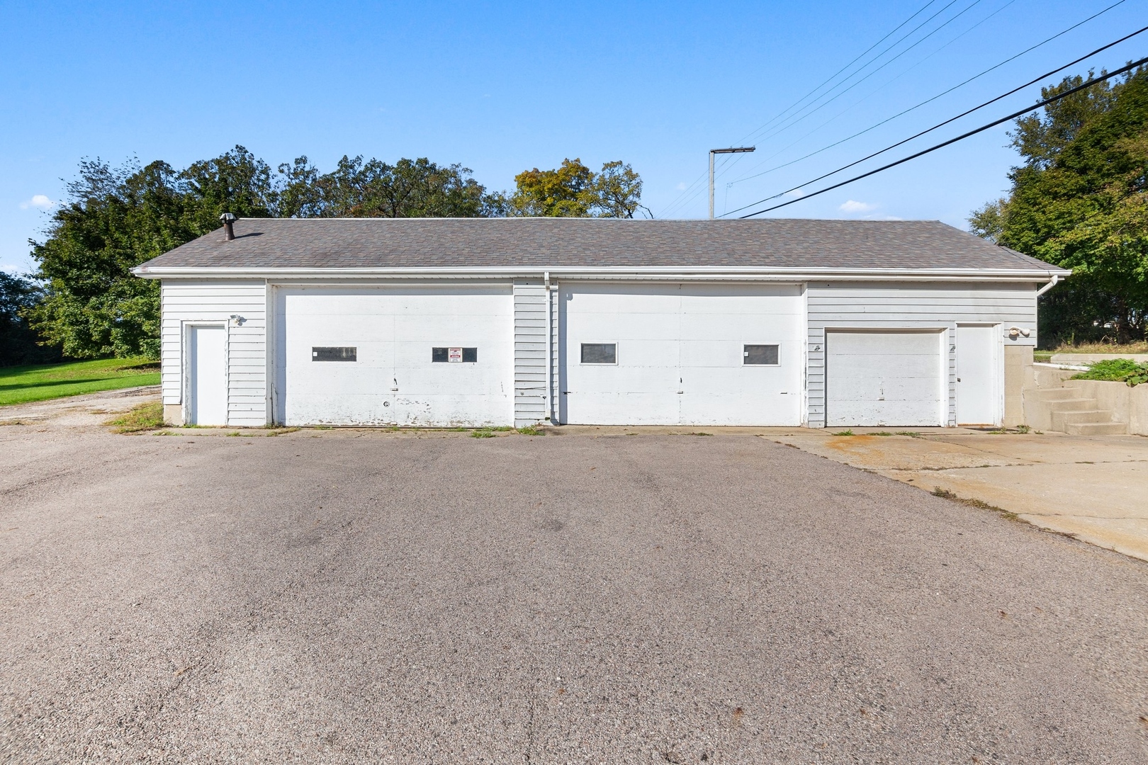 3605 Riverside Drive Johnsburg, IL 60051 - Photo 3 of 40 Gallery Image 3