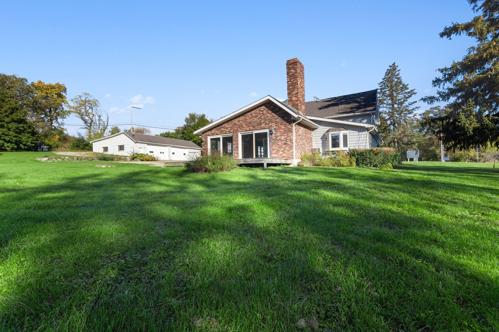 3605 Riverside Drive Johnsburg, IL 60051 - Photo 9 of 40 Gallery Image 9