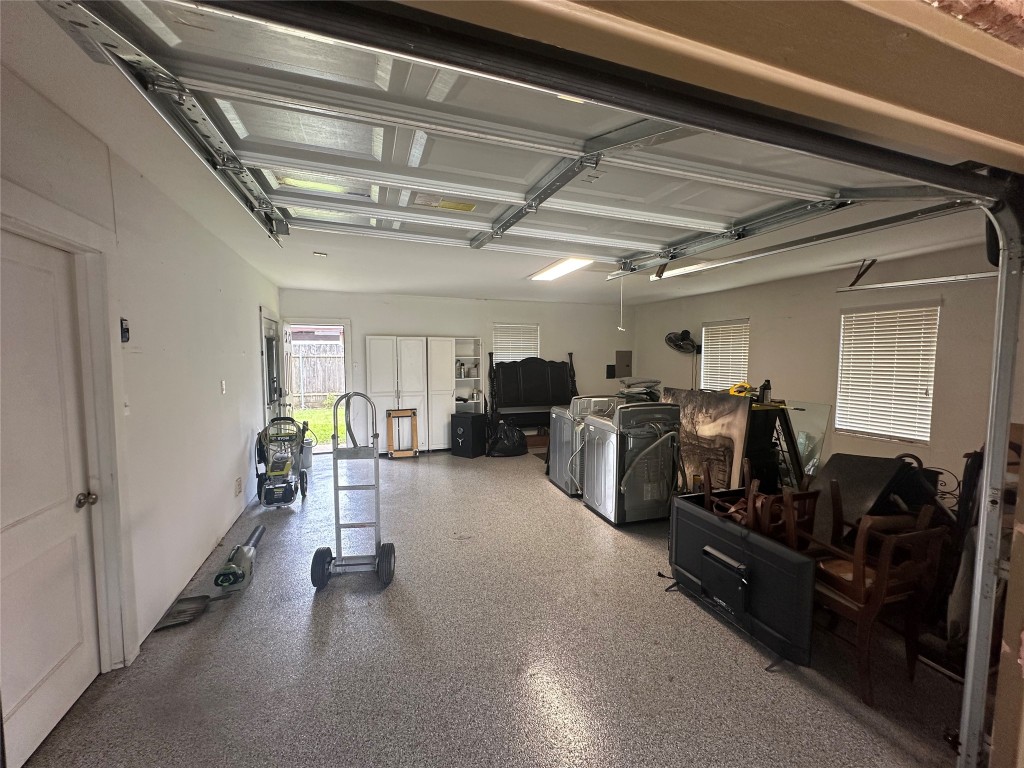 2123 Ridgecrest Drive Houston, TX 77055 - Photo 31 of 38 a living room with furniture