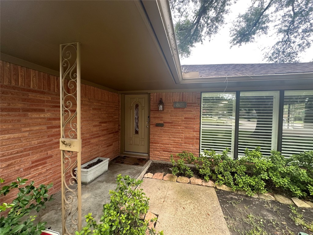 2123 Ridgecrest Drive Houston, TX 77055 - Photo 34 of 38 a view of a door of the house