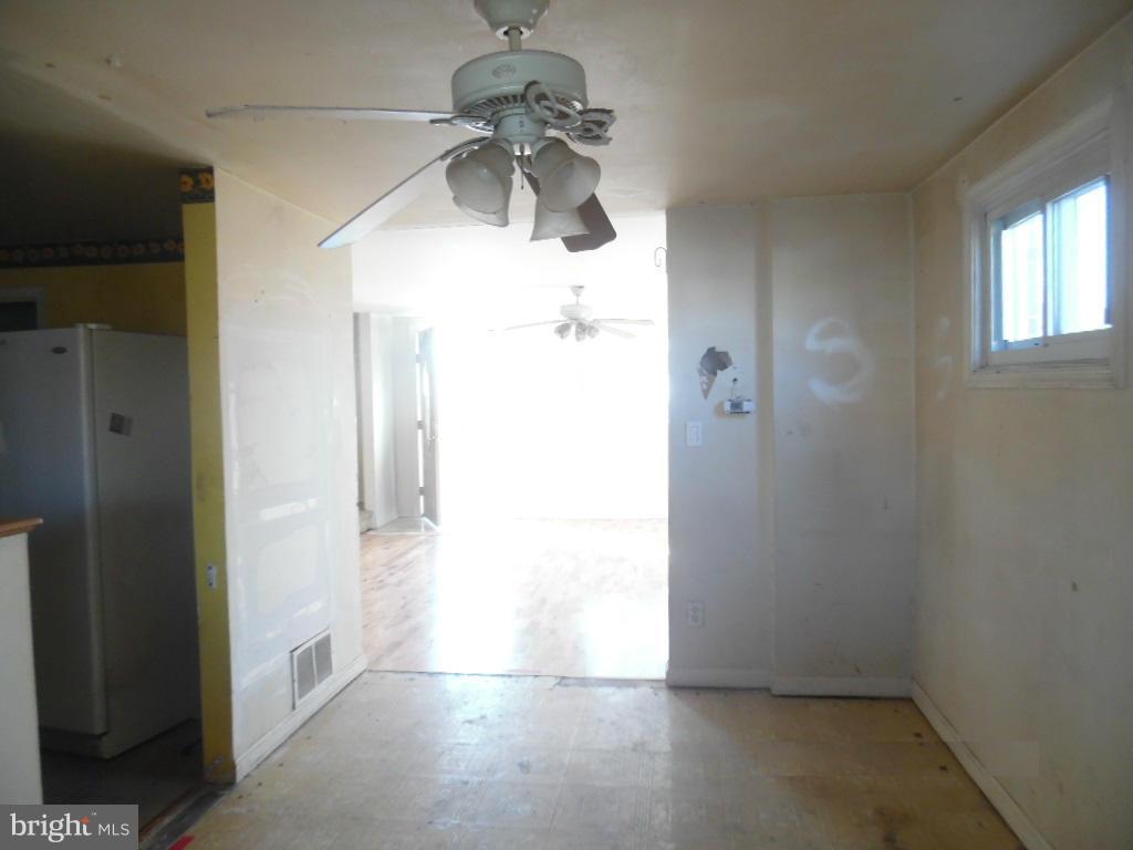 7810 Kentley Road Baltimore, MD 21222 - Photo 5 of 13 Dining Room