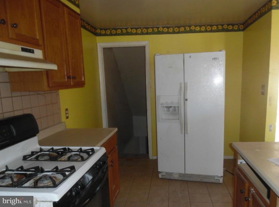 7810 Kentley Road Baltimore, MD 21222 - Photo 6 of 13 Kitchen