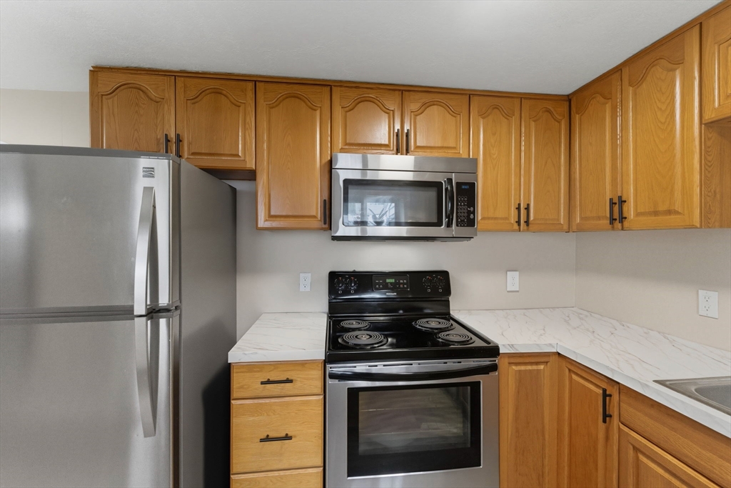 37 Inwood Road Auburn, MA 01501 - Photo 11 of 40 Gallery Image 11
