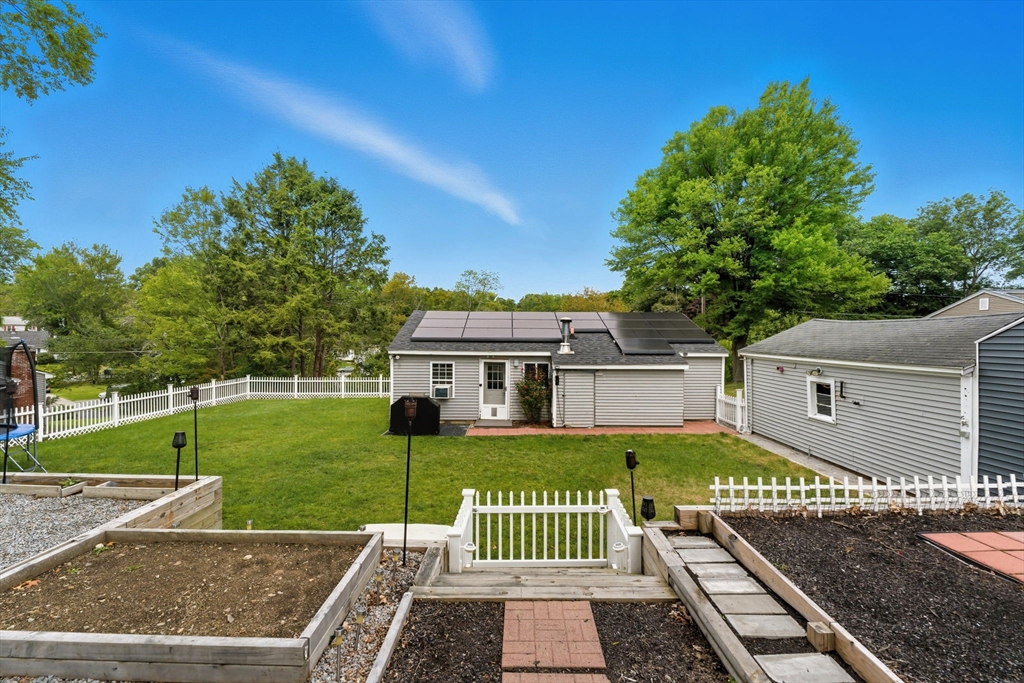 37 Inwood Road Auburn, MA 01501 - Photo 2 of 40 Gallery Image 2