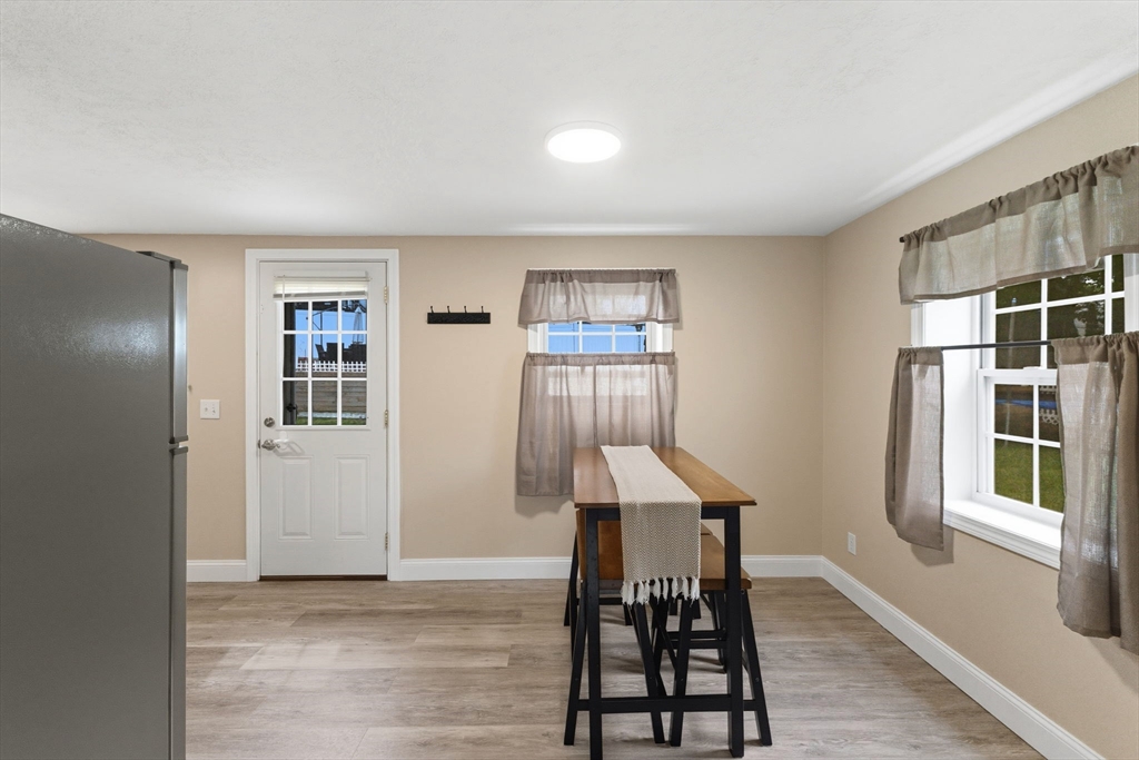 37 Inwood Road Auburn, MA 01501 - Photo 7 of 40 Gallery Image 7