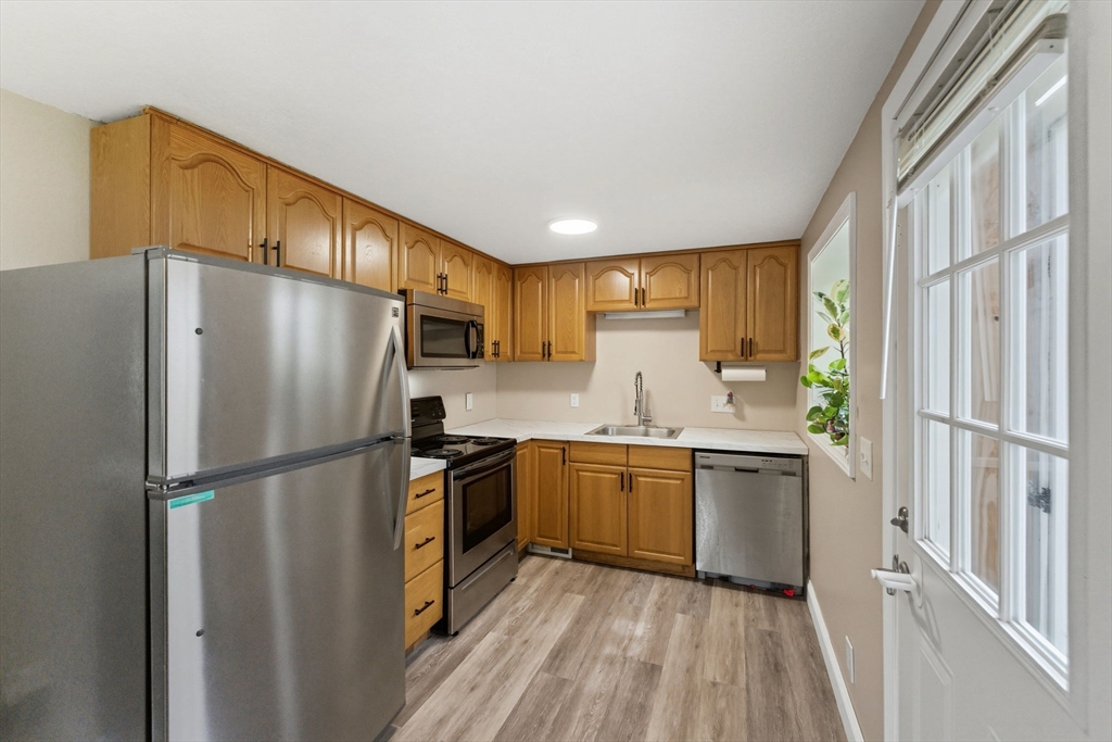 37 Inwood Road Auburn, MA 01501 - Photo 10 of 40 Gallery Image 10