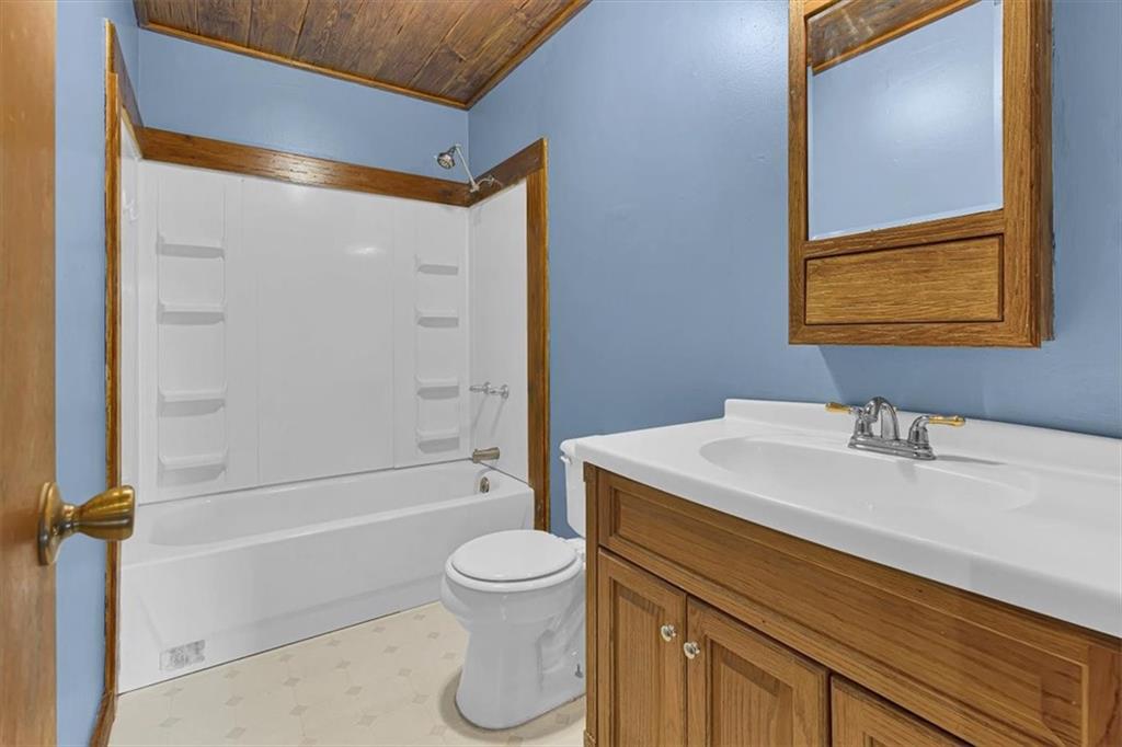 6527 Southeast Smith Road Cameron, MO 64429 - Photo 37 of 48