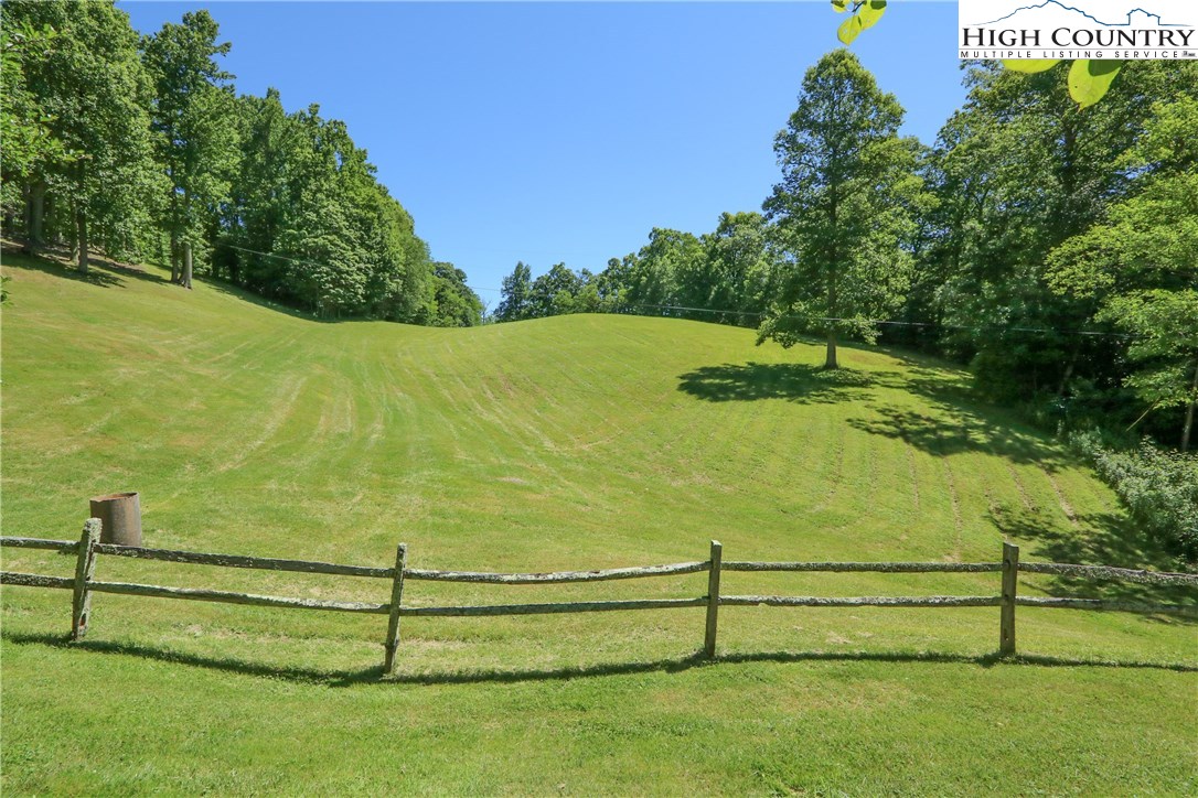 136 Sunburst Lane Boone, NC 28607 - Photo 6 of 47 Gallery Image 6