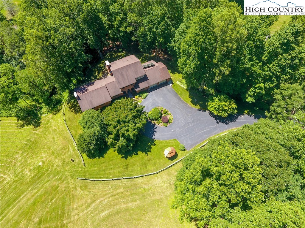 136 Sunburst Lane Boone, NC 28607 - Photo 7 of 47 Gallery Image 7