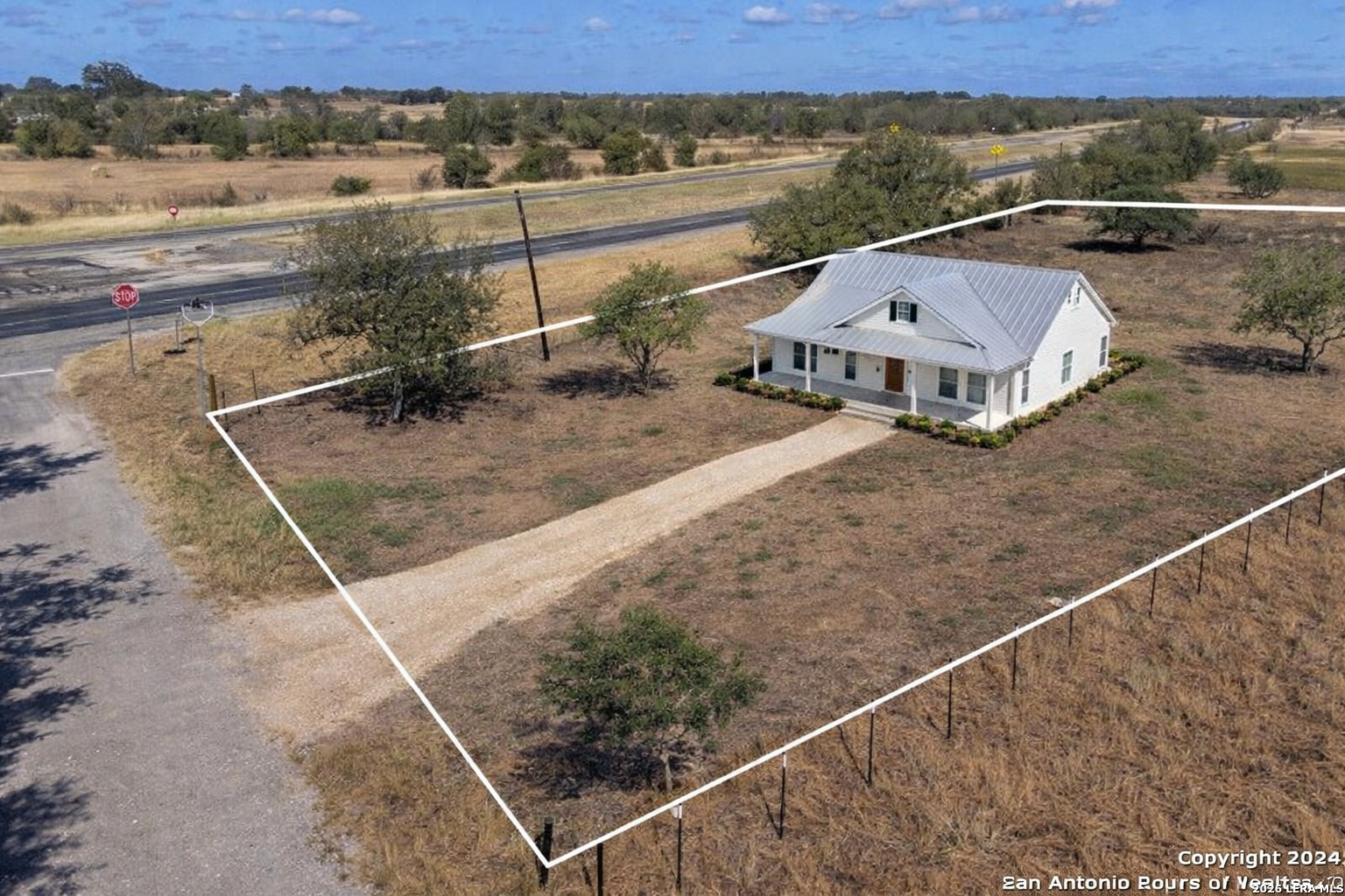 23 Duncan Road Pleasanton, TX 78064 - Photo 2 of 11